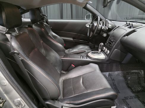 Used 2006 Nissan 350Z Touring w/ (N93) Cargo Convenience Pkg image 23