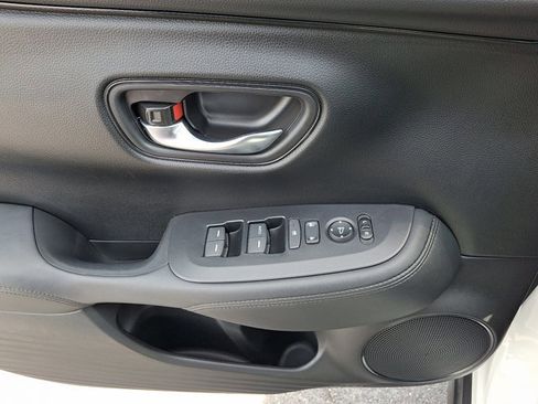 Used 2024 Honda HR-V LX image 12