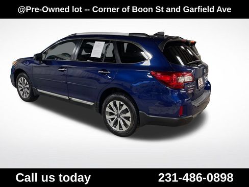Used 2017 Subaru Outback 3.6R Touring AWD/4WD image 3