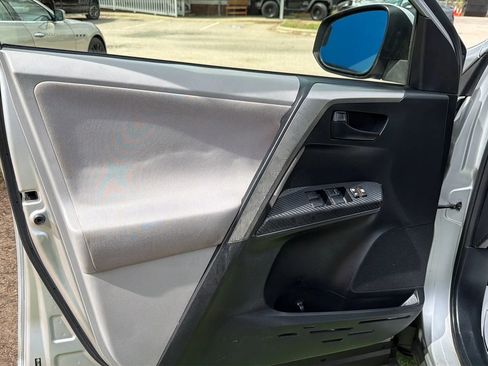 Used 2013 Toyota RAV4 XLE image 26