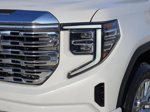 Used 2023 GMC Sierra 1500 Denali w/ Technology Package image 5