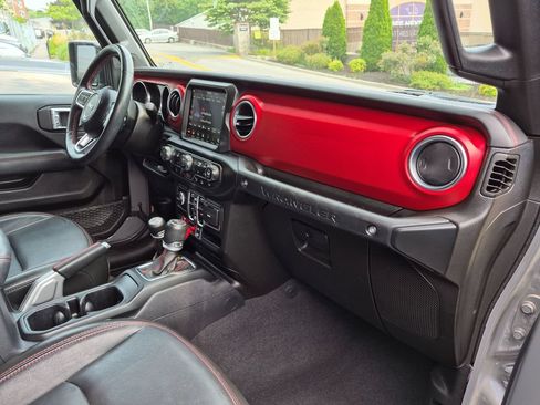 Used 2022 Jeep Wrangler Unlimited Rubicon w/ Steel Bumper Group AWD/4WD image 24