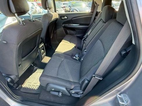 Used 2015 Dodge Journey SXT w/ Flexible Seating Group image 10