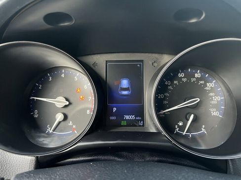 Used 2018 Toyota C-HR XLE FWD image 17