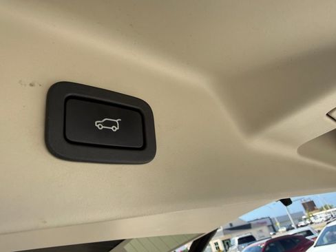Used 2019 Land Rover Range Rover HSE AWD/4WD image 16