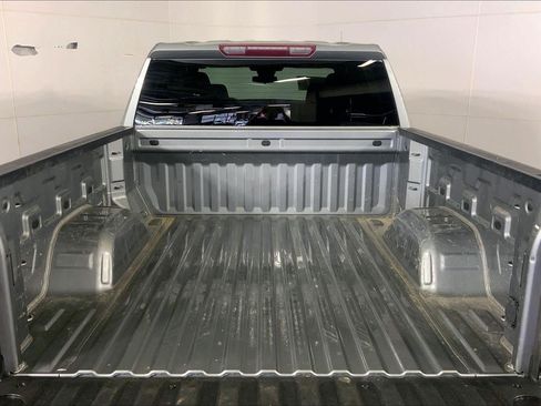 Used 2023 Chevrolet Silverado 1500 LT AWD/4WD image 4