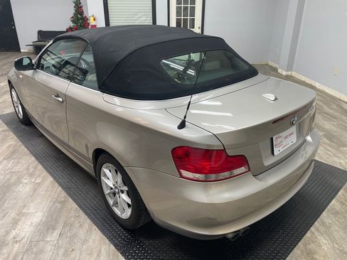 Used 2010 BMW 128i Convertible image 17