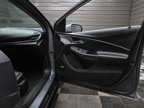 Used 2018 Chevrolet Volt Premier w/ Driver Confidence Package FWD image 32