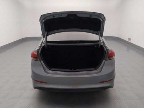 Used 2017 Hyundai Elantra SE image 29