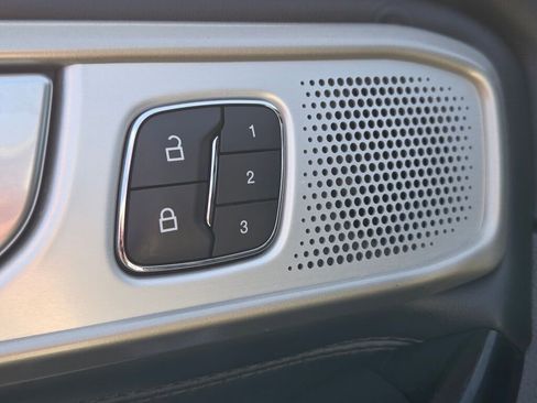 Used 2023 Ford Explorer Platinum w/ Technology Package AWD/4WD image 38