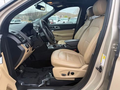 Used 2017 Ford Explorer Limited image 10