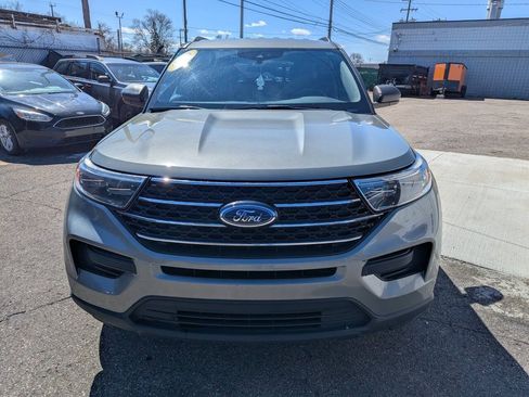 Used 2020 Ford Explorer XLT w/ Comfort Package AWD/4WD image 2