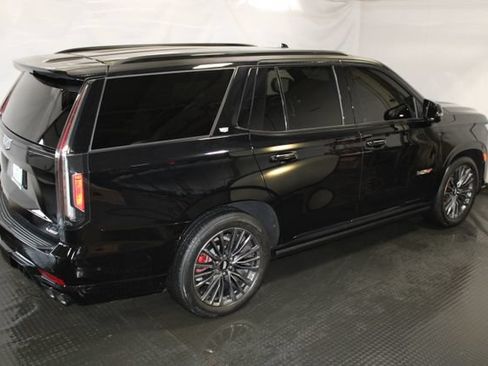 Used 2023 Cadillac Escalade V AWD/4WD image 5
