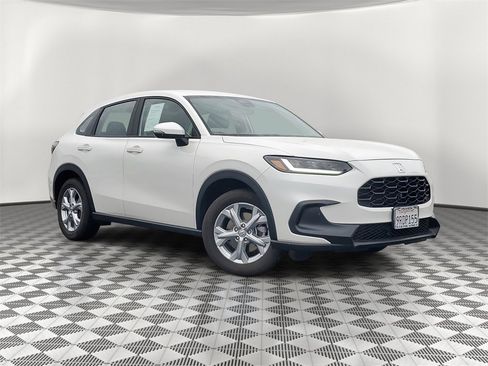 Certified 2025 Honda HR-V LX image 2