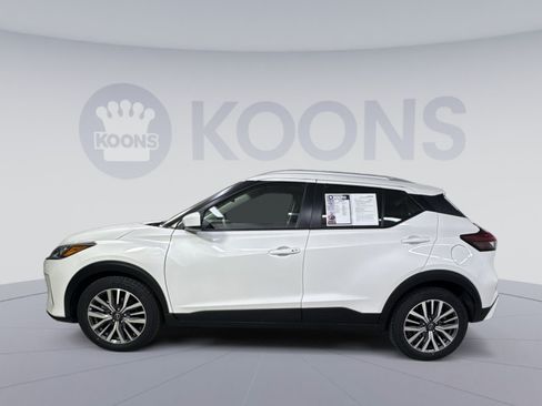 Used 2024 Nissan Kicks SV FWD image 17