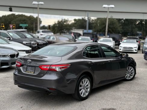 Used 2018 Toyota Camry LE image 8