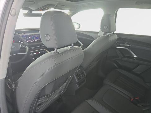 Certified 2025 Audi Q5 Premium w/ Convenience Package AWD/4WD image 10