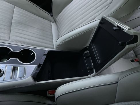 Used 2019 Genesis G70 3.3T Advanced image 26