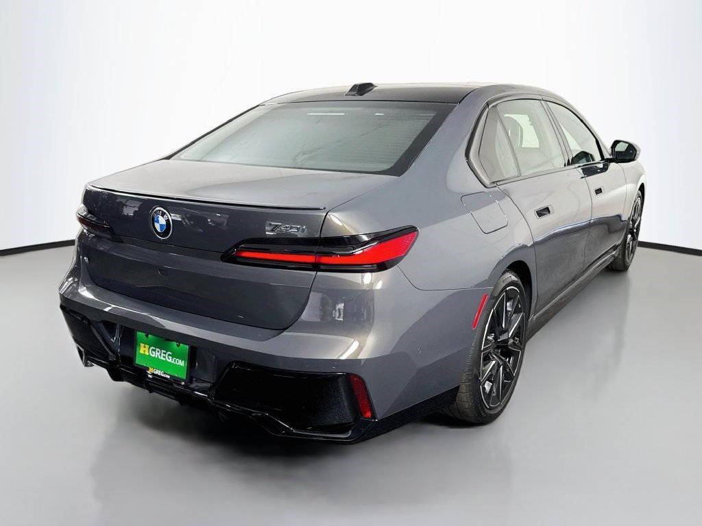 Used 2026 BMW 740i w/ Premium Package RWD image 10