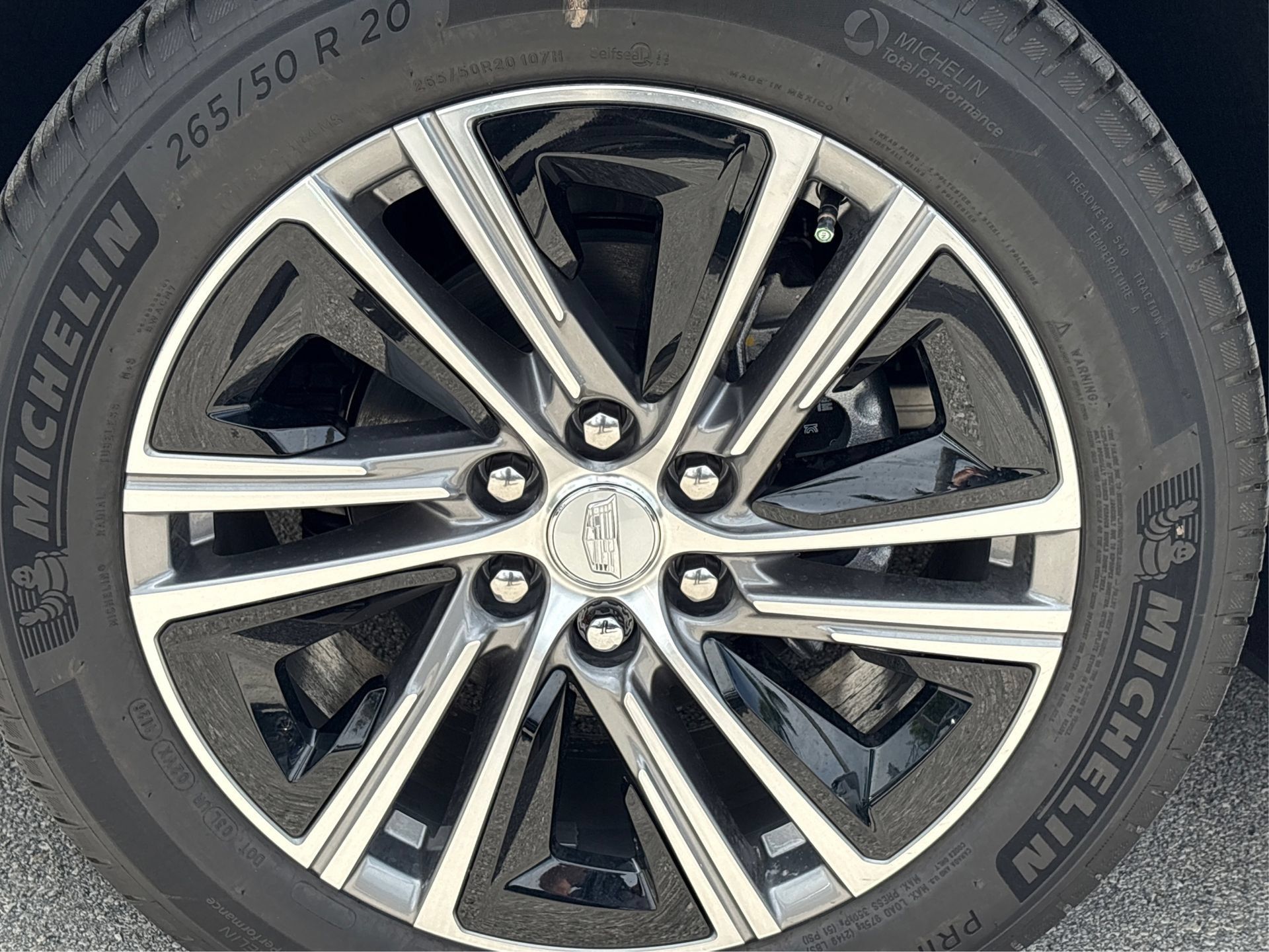 New 2026 Cadillac Lyriq Luxury RWD image 13