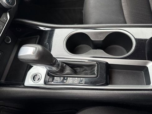 Used 2024 Nissan Altima 2.5 SV image 19