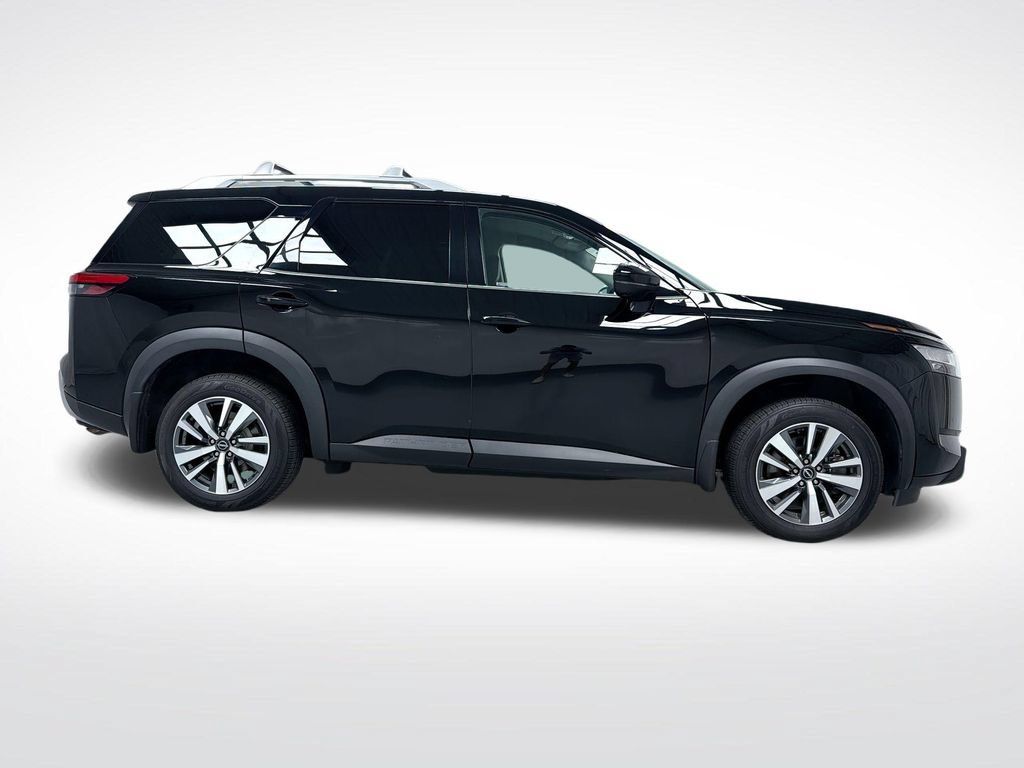 Used 2024 Nissan Pathfinder SL AWD/4WD image 13