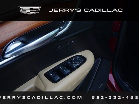 Used 2017 Cadillac XT5 Platinum image 18