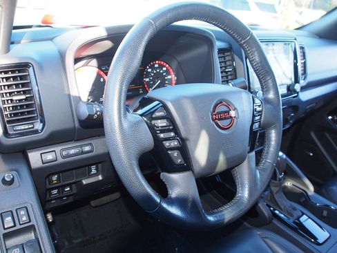 Used 2022 Nissan Frontier PRO-4X w/ Pro-4X Premium Package image 15