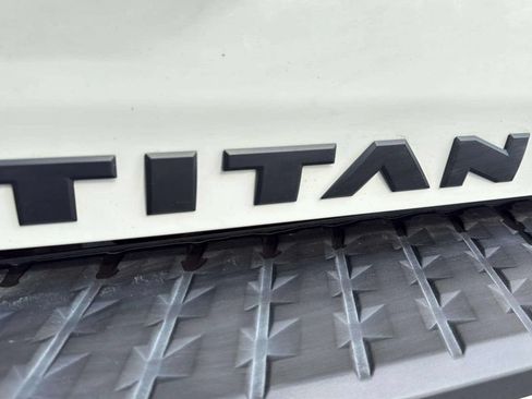 Used 2023 Nissan Titan SV w/ SV Convenience Package AWD/4WD image 20