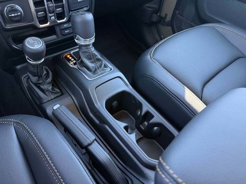 New 2025 Jeep Gladiator Sport image 20