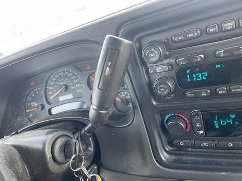 Used 2004 GMC Yukon XL SLT w/ Preferred Equipment Group image 37