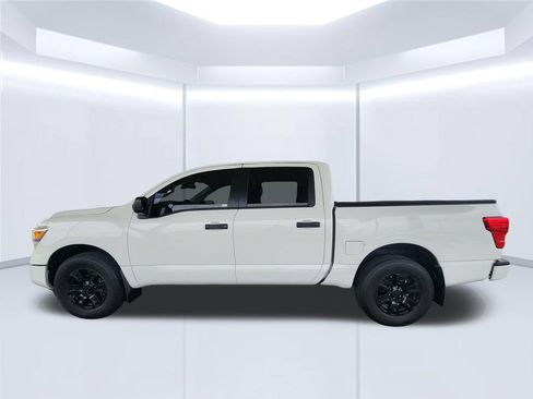 Used 2024 Nissan Titan SV AWD/4WD image 10