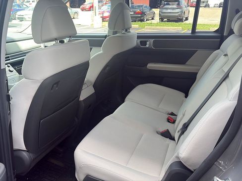Used 2025 Hyundai Santa Fe SE AWD/4WD image 30