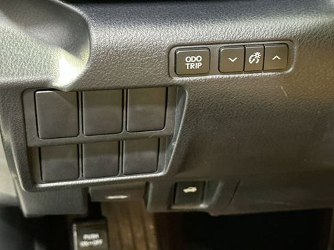 Used 2016 Lexus IS 200t image 17