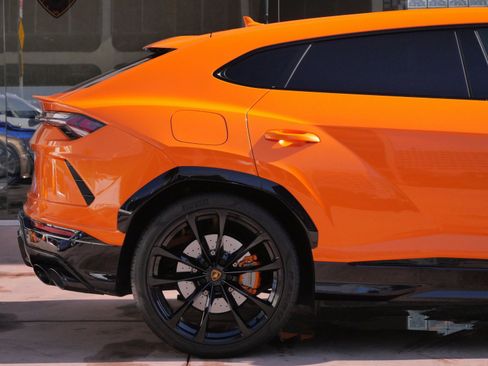 Used 2022 Lamborghini Urus image 12