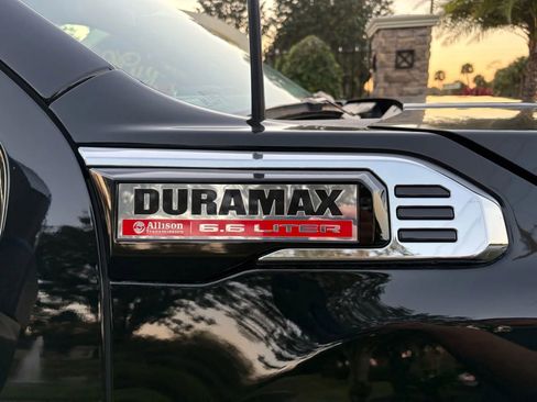 Used 2024 GMC Sierra 2500 SLT w/ SLT Convenience Package image 18