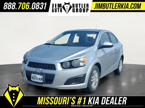 Used 2015 Chevrolet Sonic LT FWD image 1