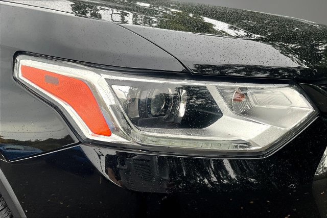 Used 2020 Chevrolet Traverse RS w/ LPO, Floor Liner Package AWD/4WD image 33