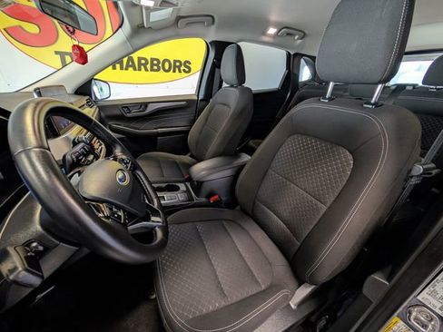 Certified 2024 Ford Escape Active AWD/4WD image 11