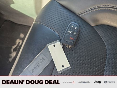 Used 2023 Jeep Cherokee Altitude Lux image 29