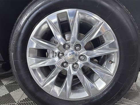 Used 2023 Chevrolet Suburban Premier image 39