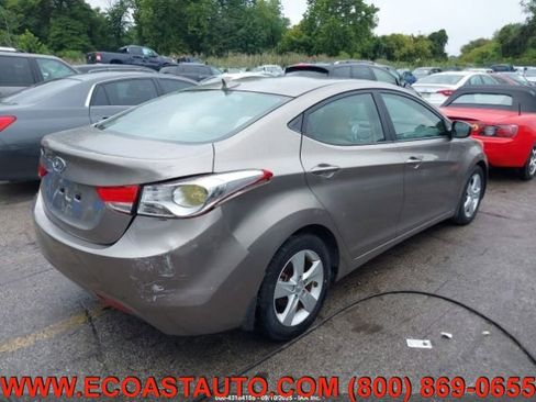 Used 2013 Hyundai Elantra GLS w/ Preferred Pkg image 4
