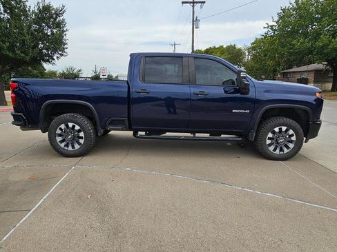 Used 2022 Chevrolet Silverado 2500 Custom w/ Custom Value Package AWD/4WD image 6