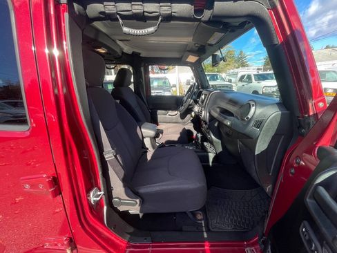 Used 2013 Jeep Wrangler Unlimited Sport image 32