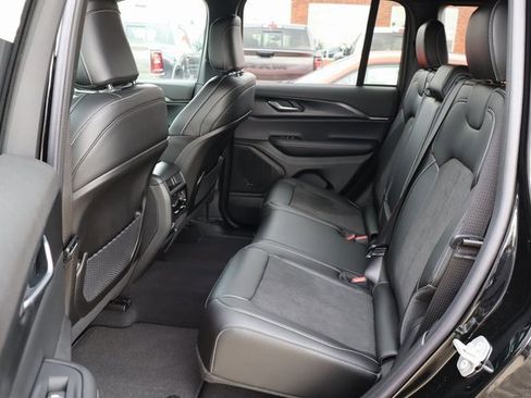 New 2025 Jeep Grand Cherokee Altitude image 36