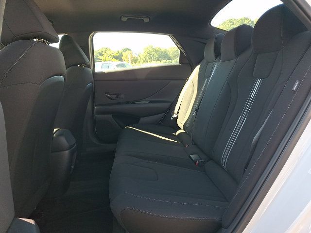 Used 2025 Hyundai Elantra Sport FWD image 20
