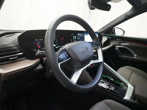 Used 2025 Audi Q5 Premium Plus w/ Premium Plus image 19