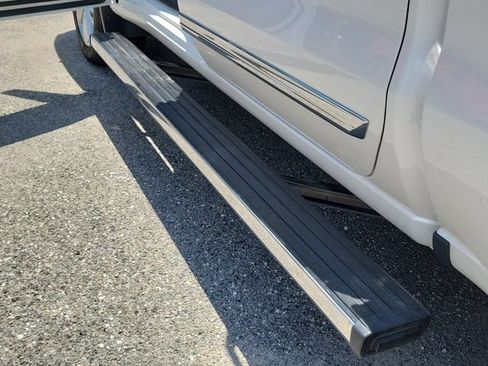 Certified 2025 Chevrolet Silverado 1500 High Country w/ High Country Premium Package AWD/4WD image 9