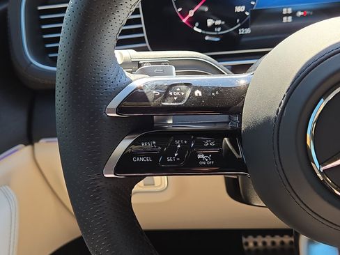 New 2026 Mercedes-Benz GLS 580 4MATIC image 21