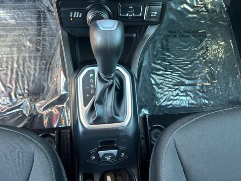 Used 2023 Jeep Renegade Latitude AWD/4WD image 25